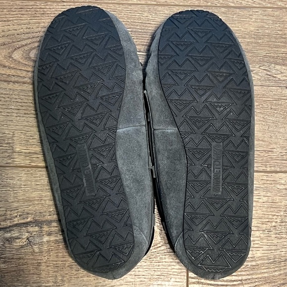 New Women’s Minnetonka Kilty Hardsole - Picture 2 of 2